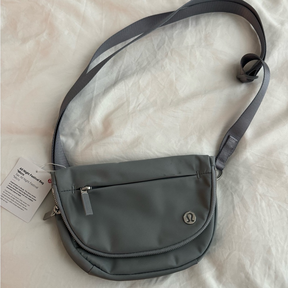 COPY - Lululemon fannypack